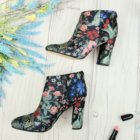 Sam Edelman Shoes - Sam Edelman "Cambell" floral ankle booties, EUC!